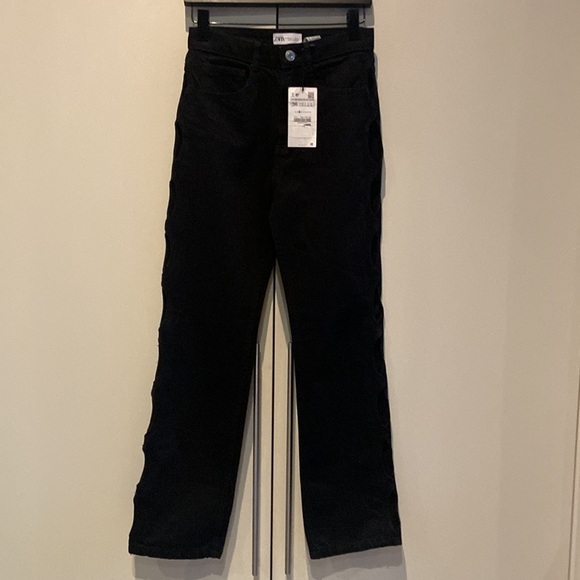 BNWT Zara Straight Fit Cut Out High Waist Black Jeans - Picture 5 of 14